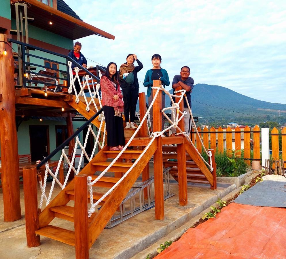Kopa Hilltop - Family Guest Home Ruteng Exteriör bild