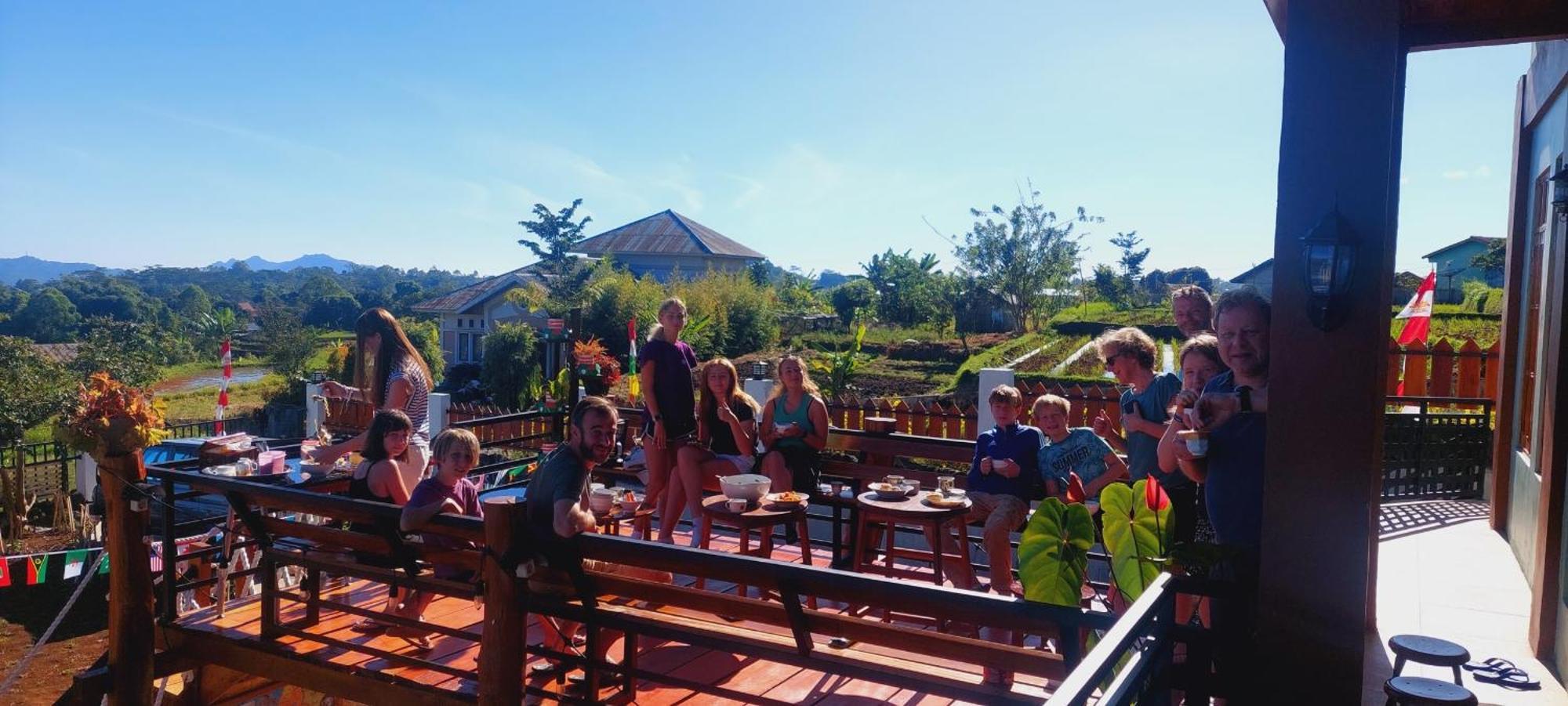 Kopa Hilltop - Family Guest Home Ruteng Exteriör bild